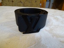 Louis Vuitton LV iniziali